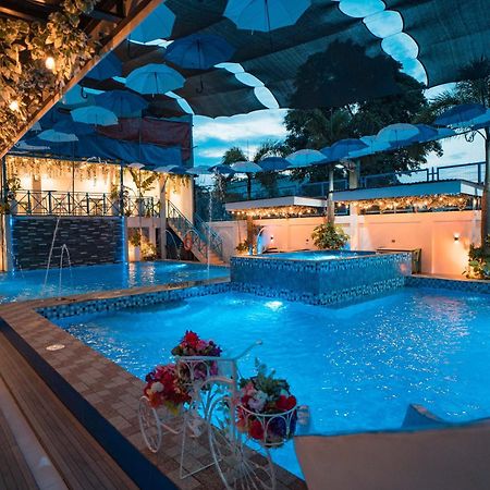Bernese Resort Hotel Powered By Cocotel Ligao ภายนอก รูปภาพ