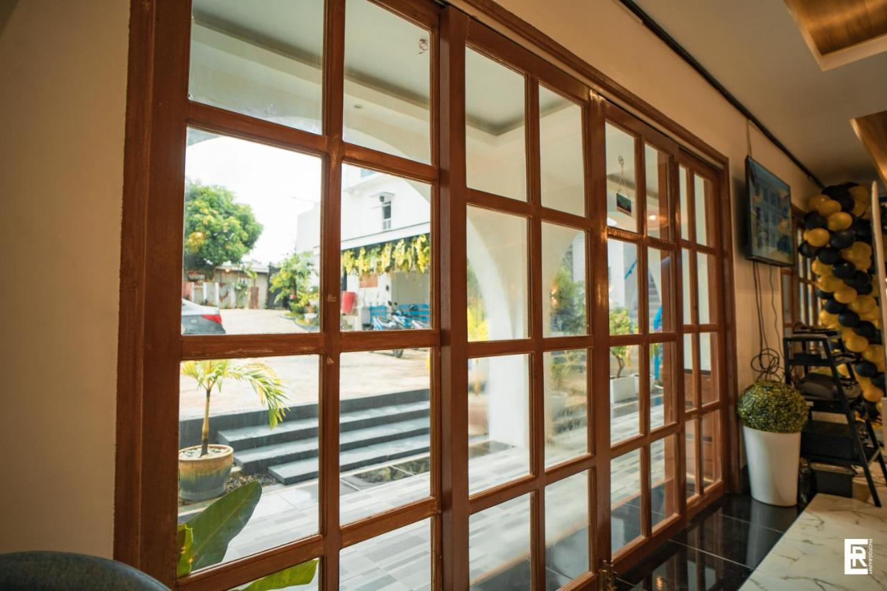 Bernese Resort Hotel Powered By Cocotel Ligao ภายนอก รูปภาพ