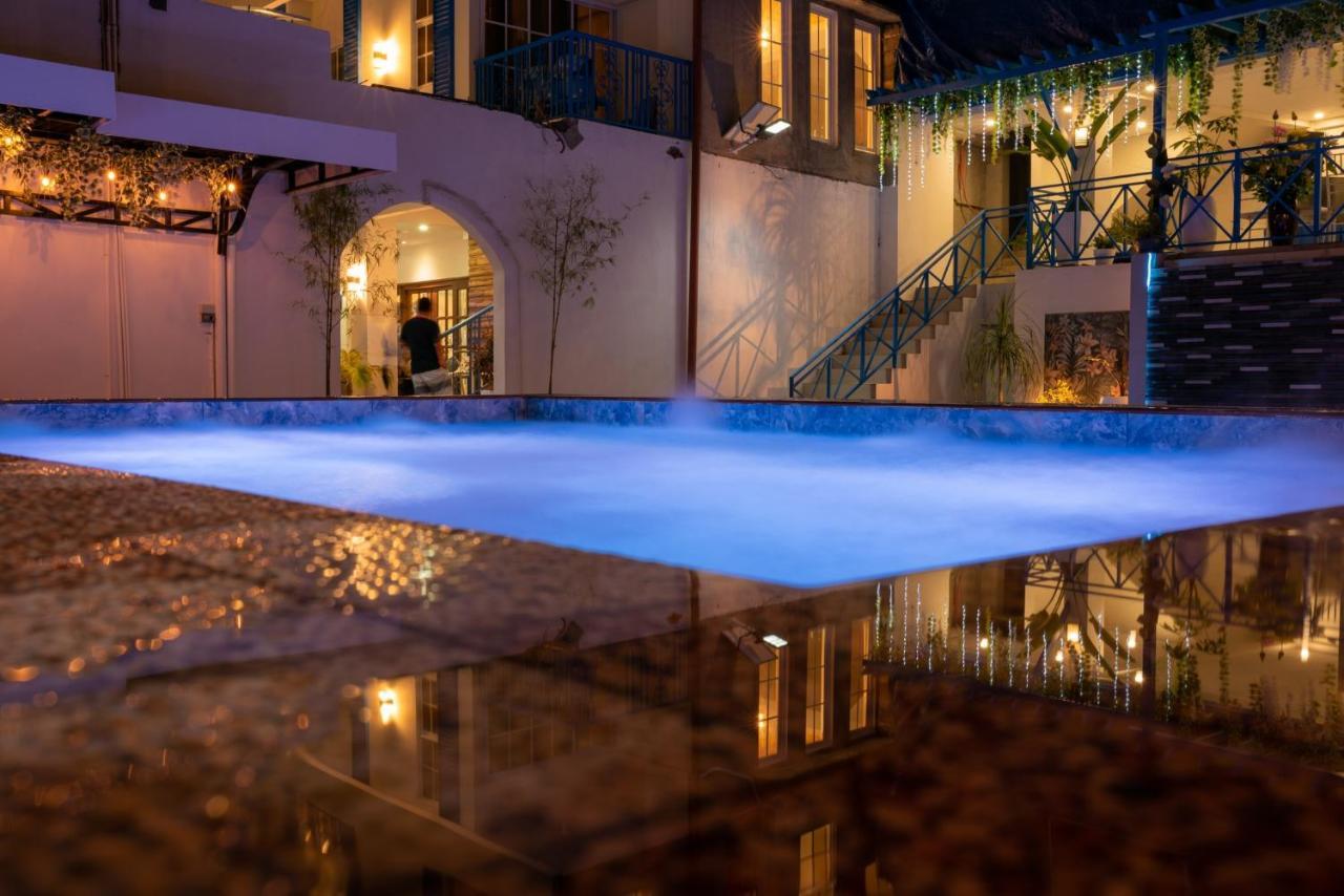 Bernese Resort Hotel Powered By Cocotel Ligao ภายนอก รูปภาพ