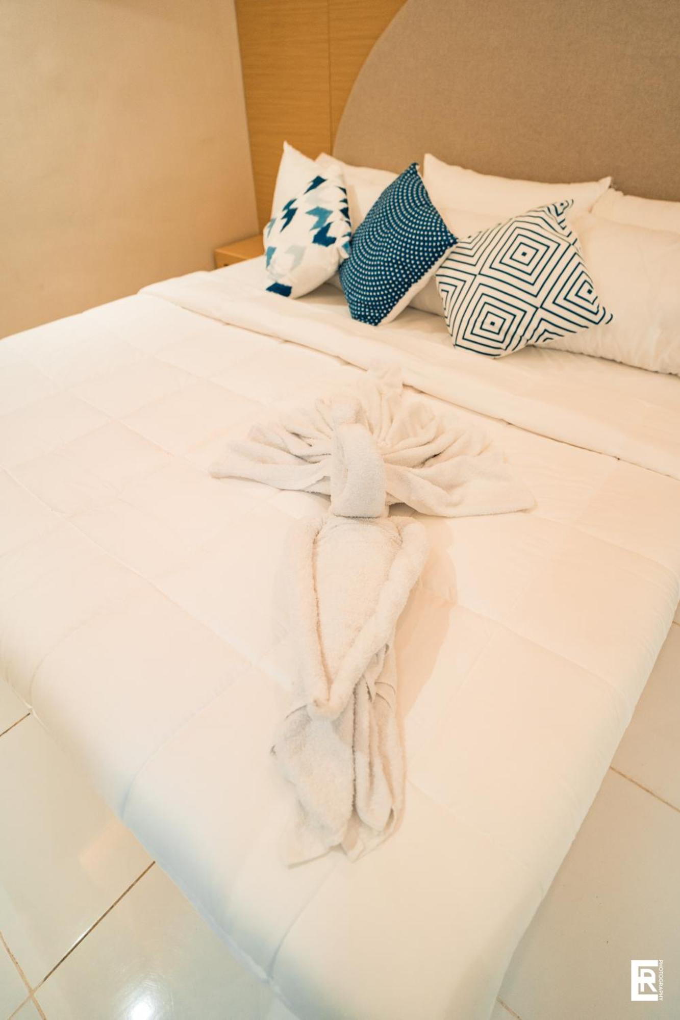 Bernese Resort Hotel Powered By Cocotel Ligao ห้อง รูปภาพ