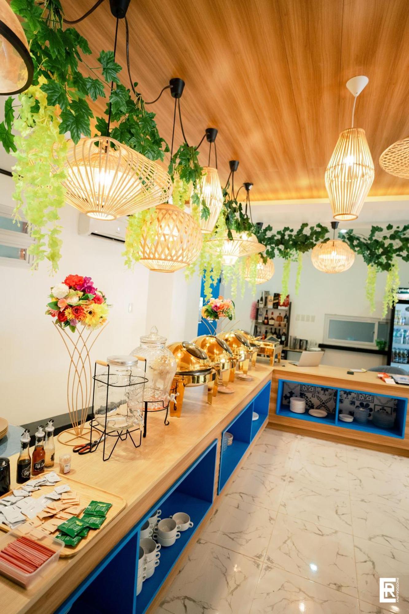 Bernese Resort Hotel Powered By Cocotel Ligao ภายนอก รูปภาพ